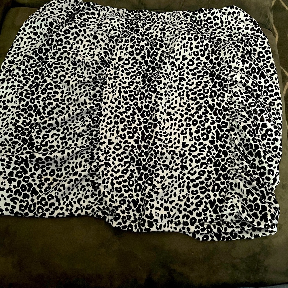 2 for $15 🌷Torrid vintage animal print mini skirt sz2
